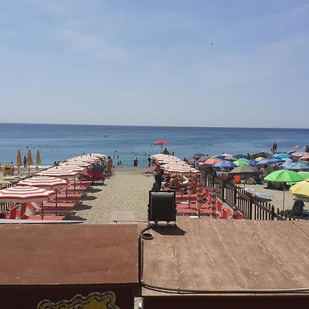 La Casa Di Pepe Apartment Pietra Ligure Exterior foto