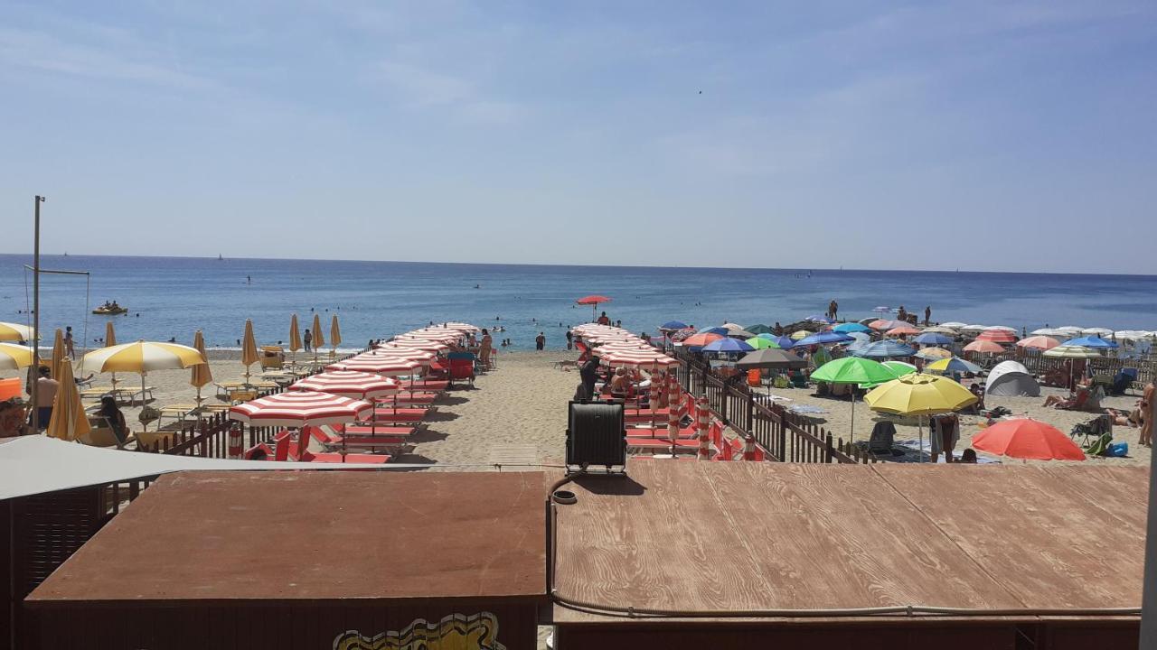 La Casa Di Pepe Apartment Pietra Ligure Exterior foto